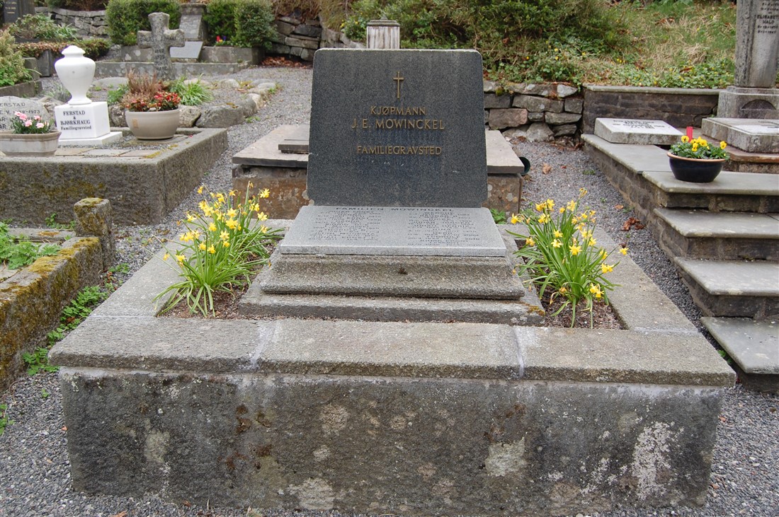 J.E. Mowinckel Familiegravsted