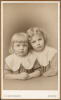 Marie Kristine Sellander Christensen og Anna Margrethe Beyer Christensen
